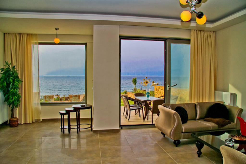 Sea View Beachfront Villa Peri Guwes Zewnętrze zdjęcie